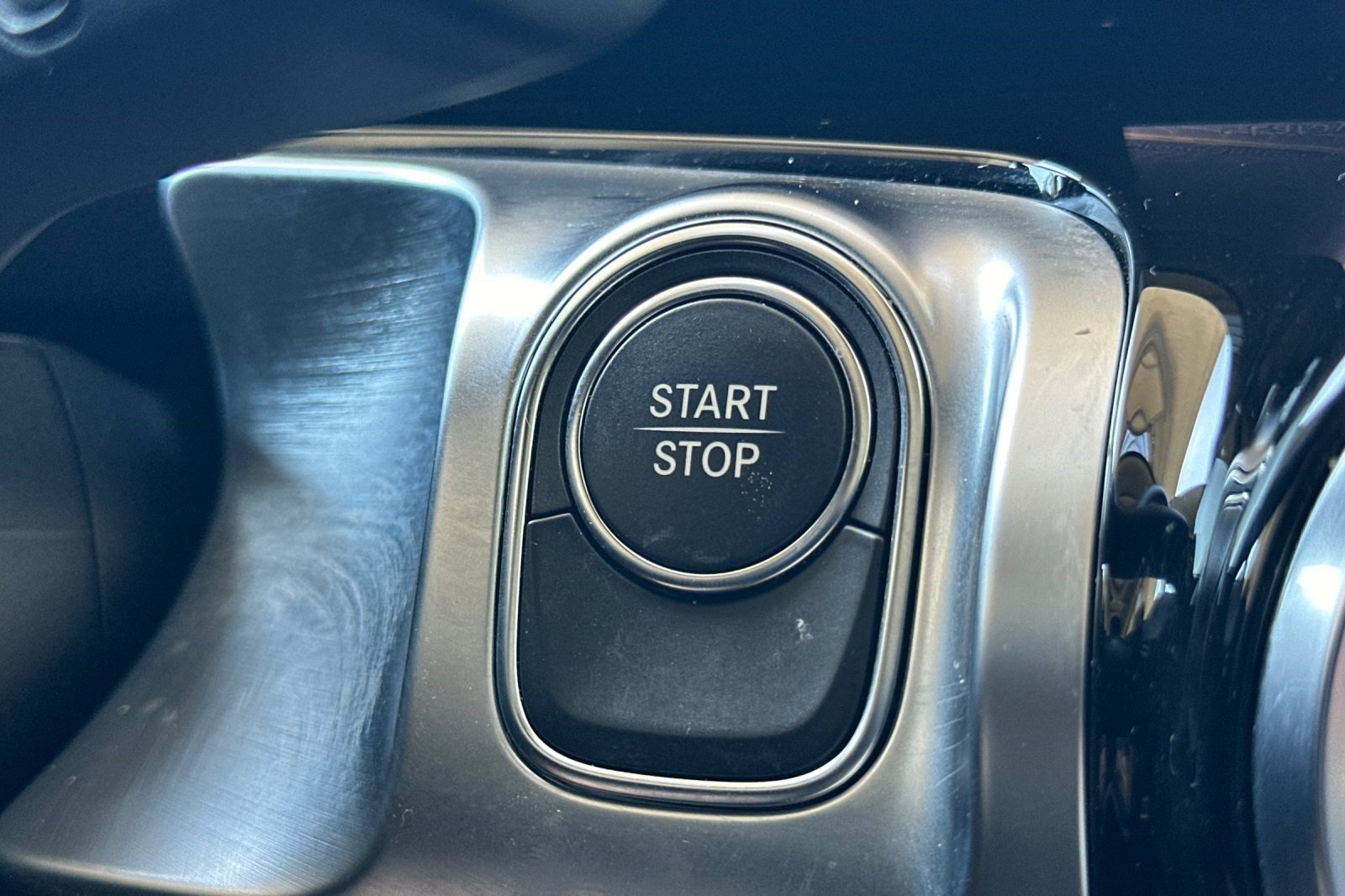 Used 2023 Mercedes-Benz EQB 300 4MATIC image 35