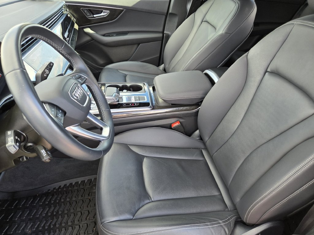 Used 2025 Audi Q7 2.0T Premium w/ Convenience Package AWD/4WD image 8