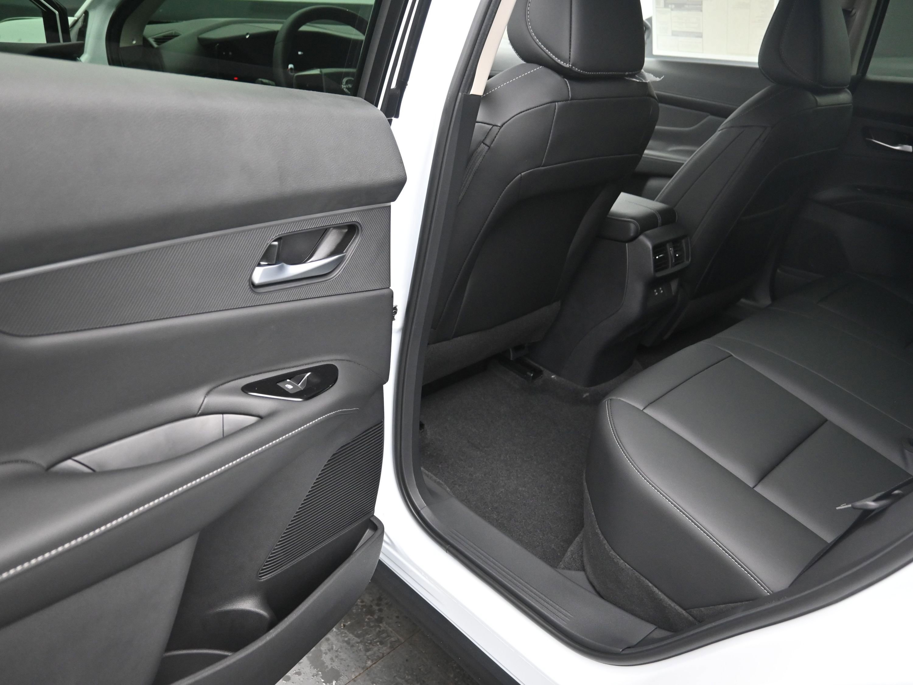 New 2025 Nissan Murano SV image 17