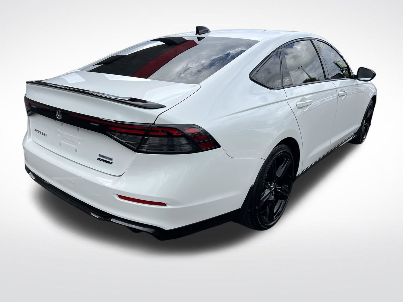 Used 2024 Honda Accord Sport image 11