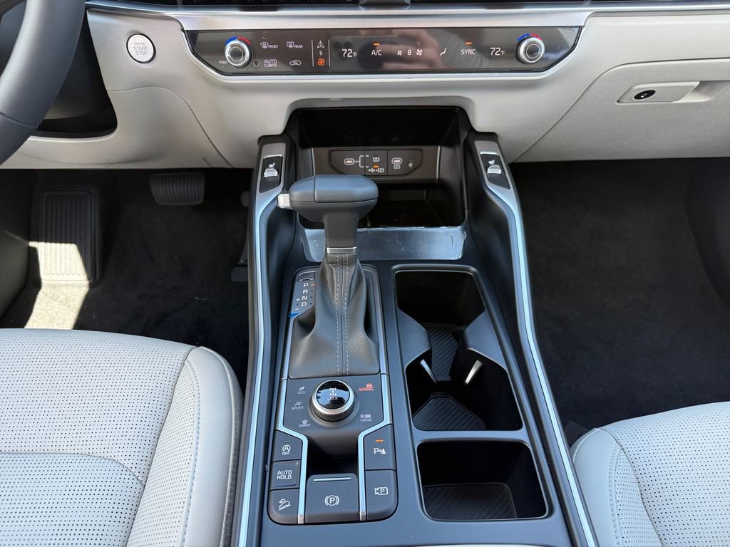New 2025 Kia Sorento S image 11