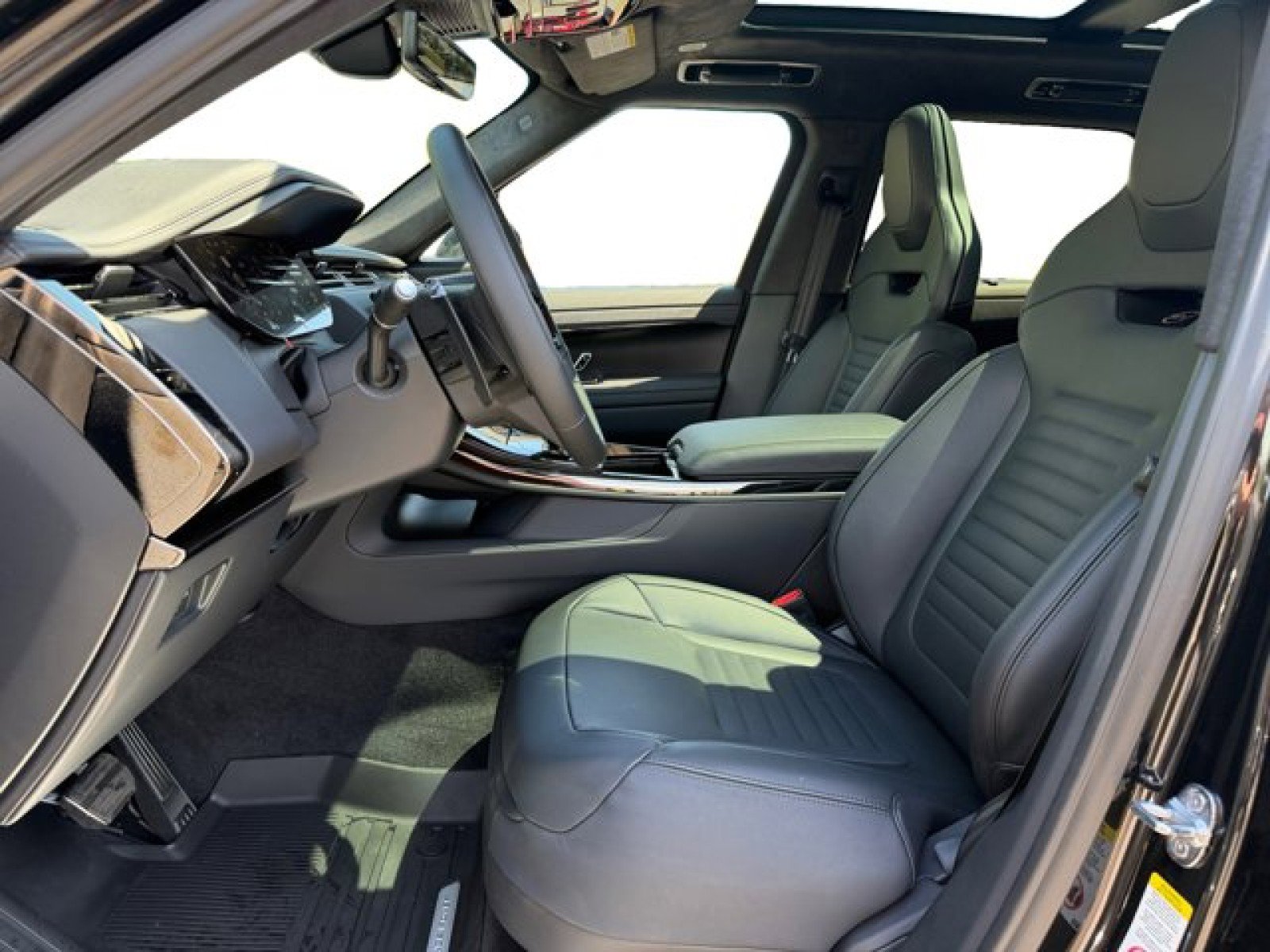 New 2026 Land Rover Range Rover Sport SV AWD/4WD image 10