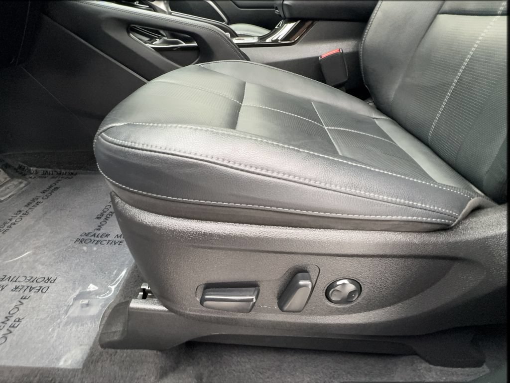 Used 2024 Kia Telluride EX w/ EX Captain's Chair Package AWD/4WD image 21