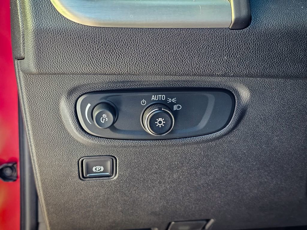 Used 2020 GMC Terrain SLE w/ Driver Convenience Package image 15