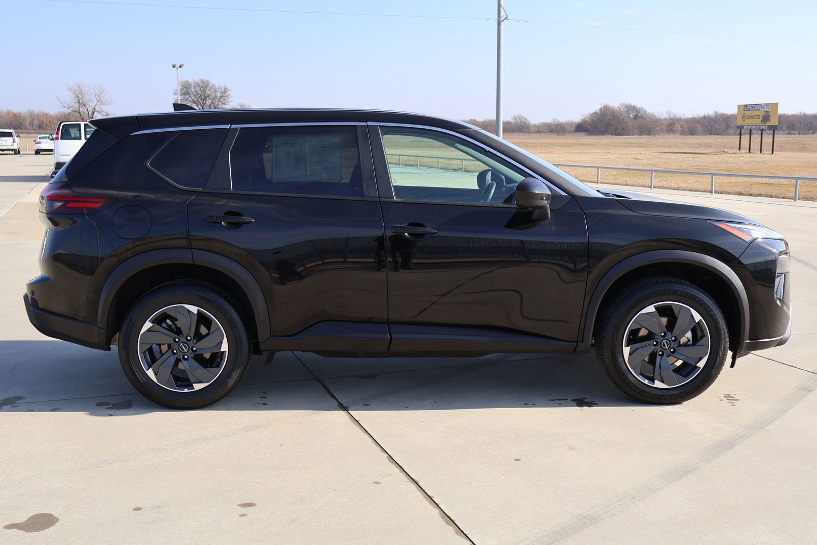 Used 2025 Nissan Rogue SV FWD image 5