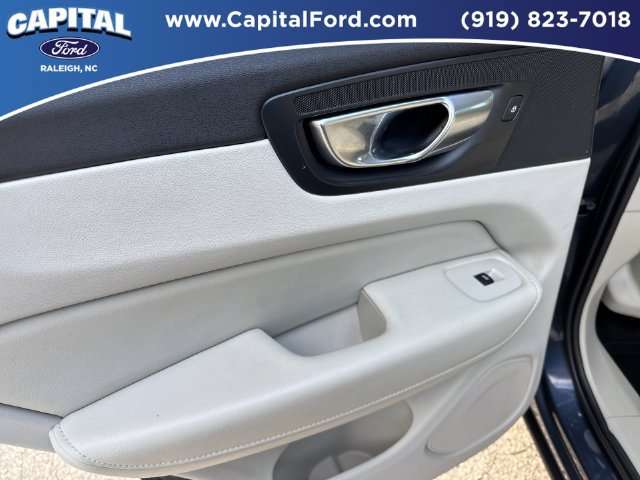 Used 2025 Volvo XC60 B5 Plus w/ Protection Package Premier AWD/4WD image 17