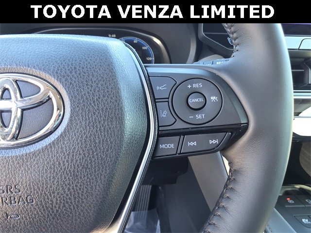 Used 2024 Toyota Venza Limited image 28