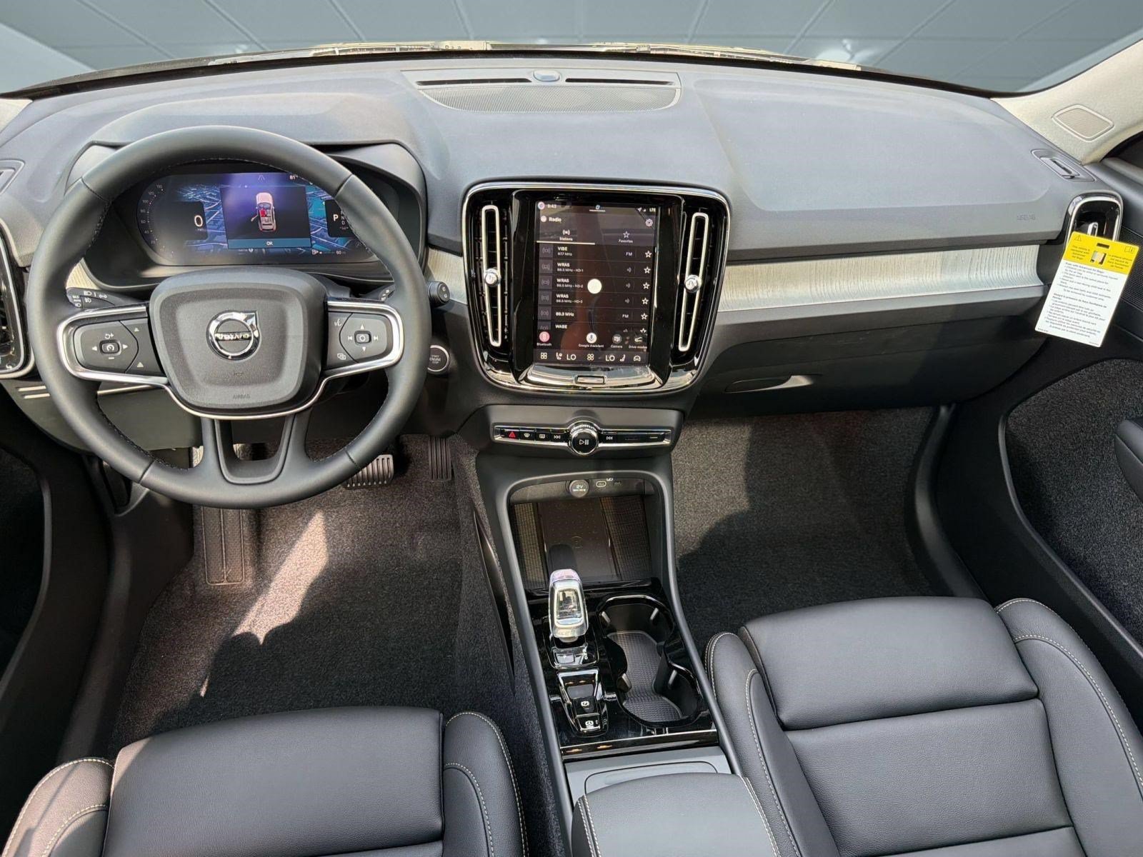 New 2026 Volvo XC40 B4 Plus w/ Protection Package Premier FWD image 15