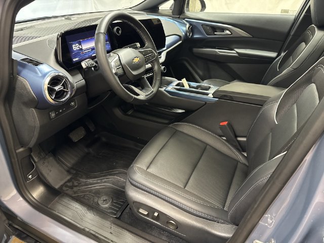 Used 2024 Chevrolet Equinox EV LT FWD image 12