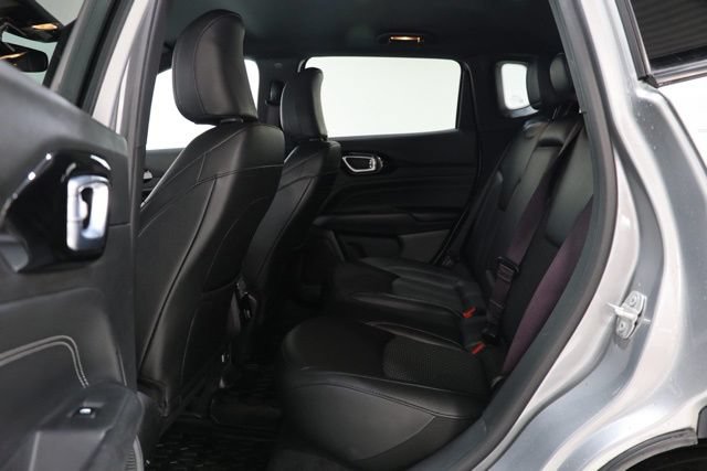 Used 2024 Jeep Compass Latitude w/ Convenience Group AWD/4WD image 29