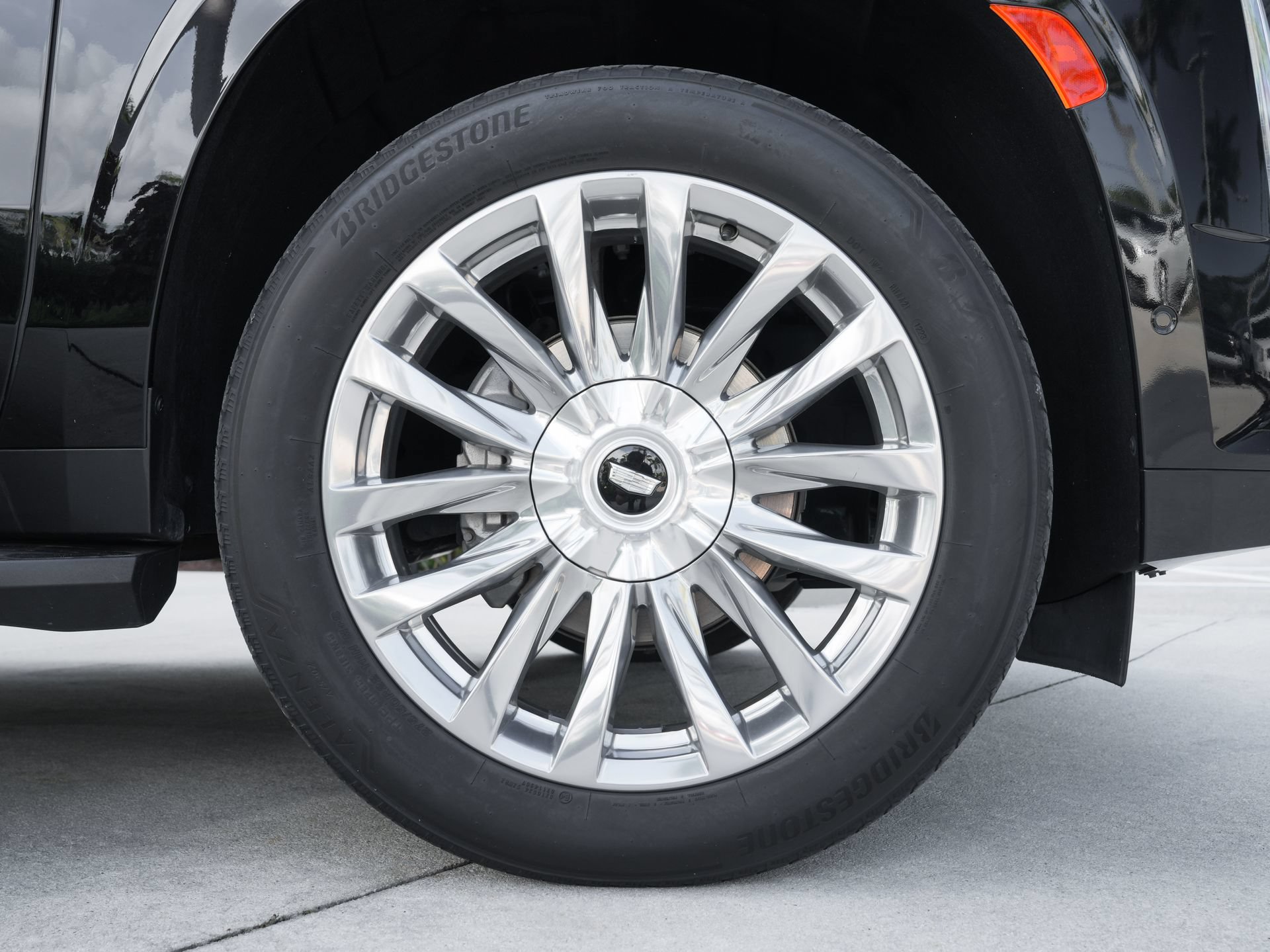 Used 2023 Cadillac Escalade ESV Premium Luxury RWD image 12