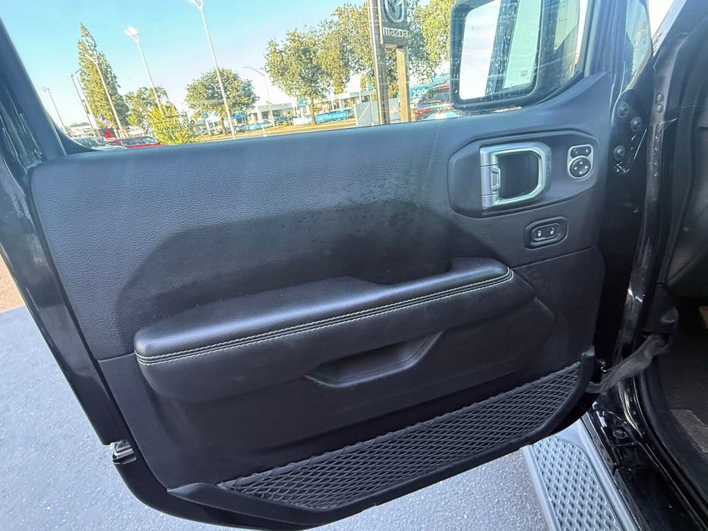 Used 2020 Jeep Gladiator Overland AWD/4WD image 8