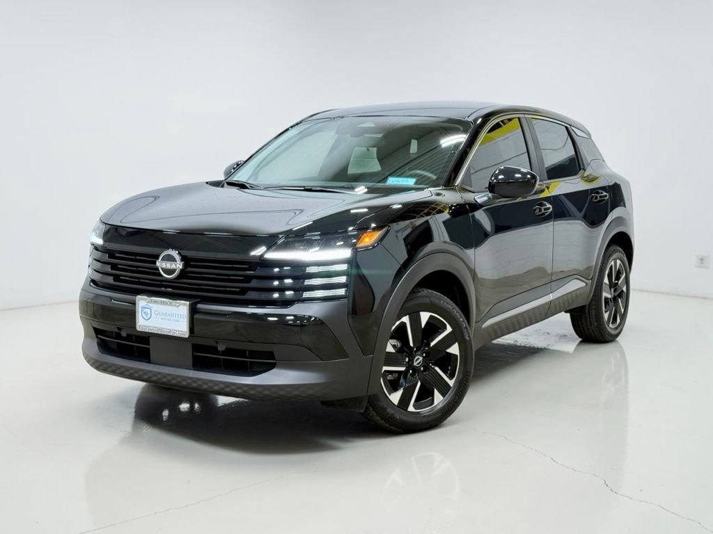 Used 2025 Nissan Kicks SV AWD/4WD image 2