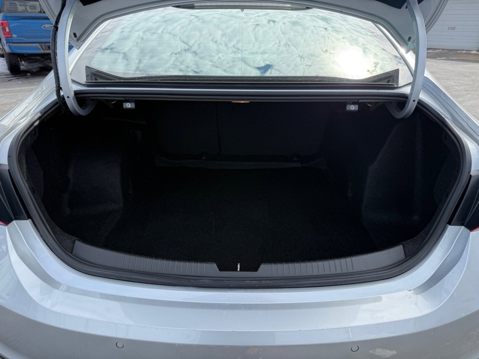 Used 2021 Chevrolet Malibu LT image 38