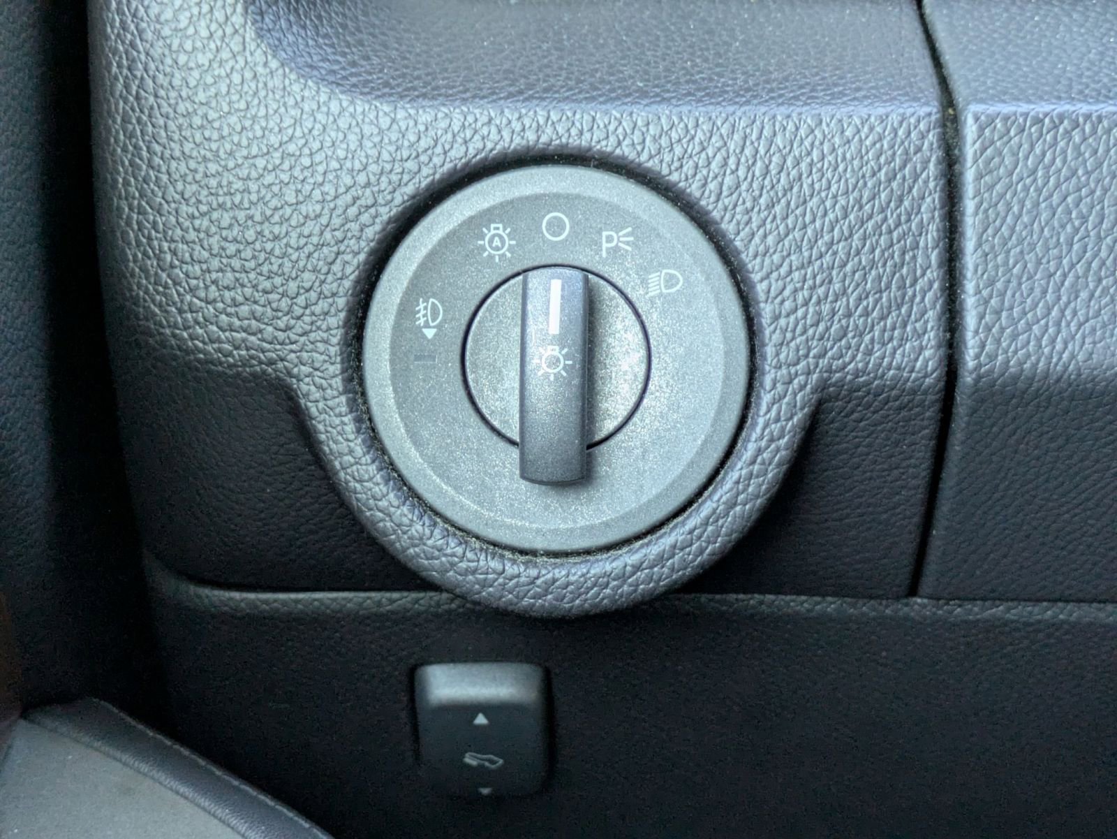 Used 2013 Lincoln Navigator 2WD w/ HD Trailer Tow Pkg image 16