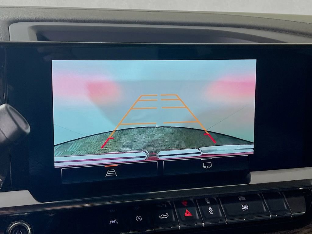 Used 2024 GMC Sierra 1500 Elevation image 12