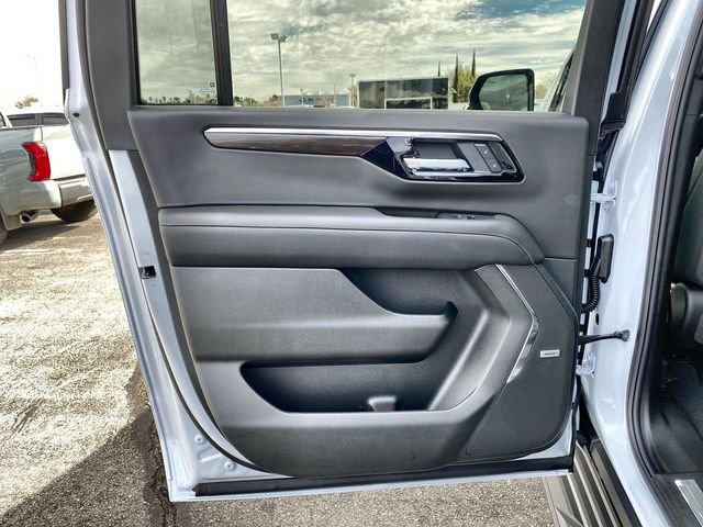 New 2026 Chevrolet Suburban Premier image 34