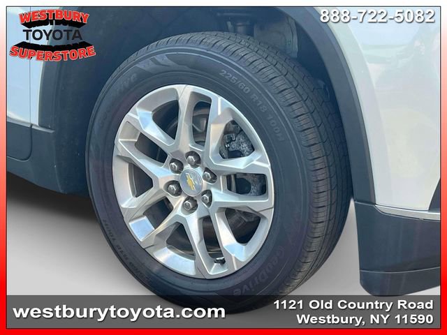 Used 2021 Chevrolet Traverse LT image 12