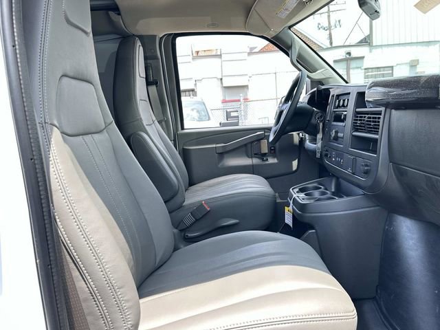 New 2025 Chevrolet Express 3500 Work Van w/ Driver Convenience Package image 16