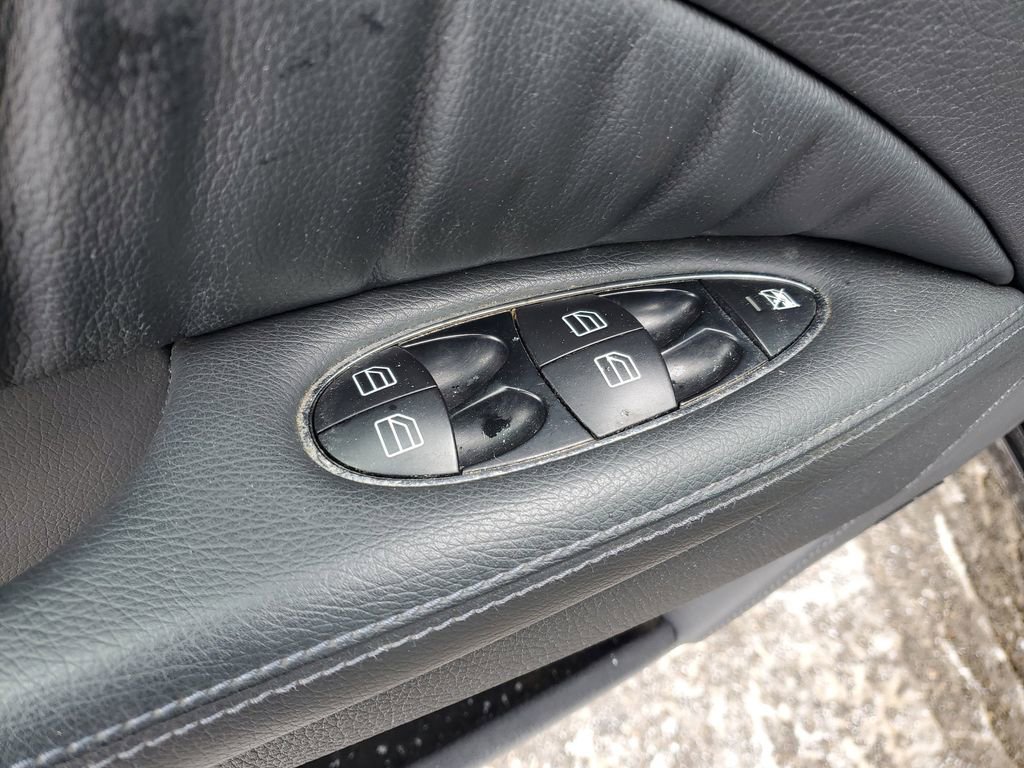 Used 2006 Mercedes-Benz E 350 4MATIC Sedan image 21