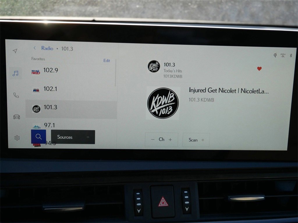 New 2025 Lexus ES 300h w/ Premium Package image 18