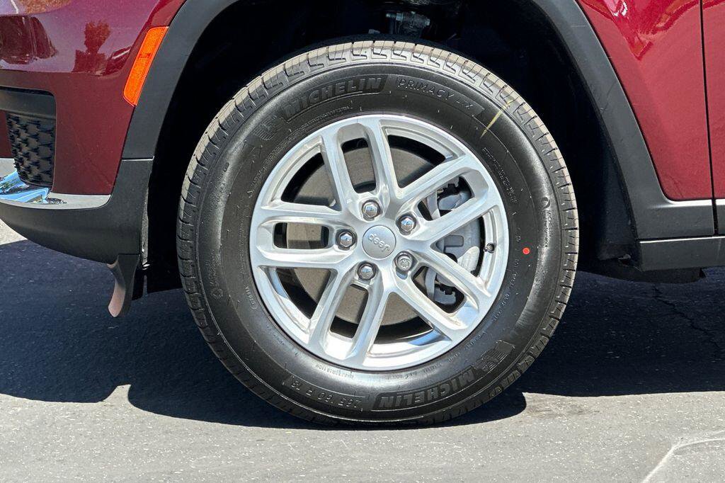 New 2026 Jeep Grand Cherokee L 4WD image 25