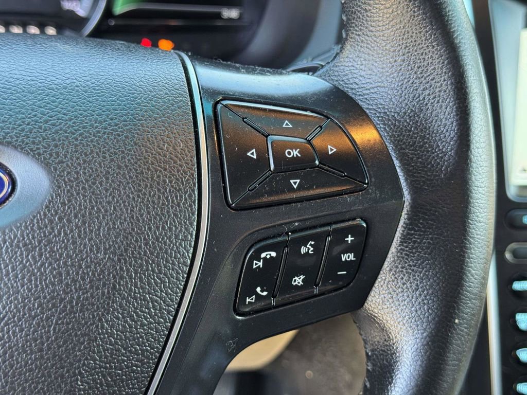Used 2017 Ford Explorer Limited w/ Equipment Group 301A FWD image 12