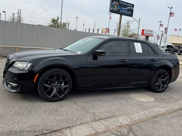 Used 2023 Chrysler 300 Touring L image 3