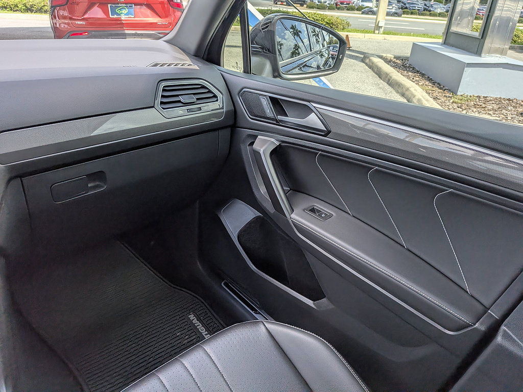 Used 2024 Volkswagen Tiguan SE R-Line FWD image 16