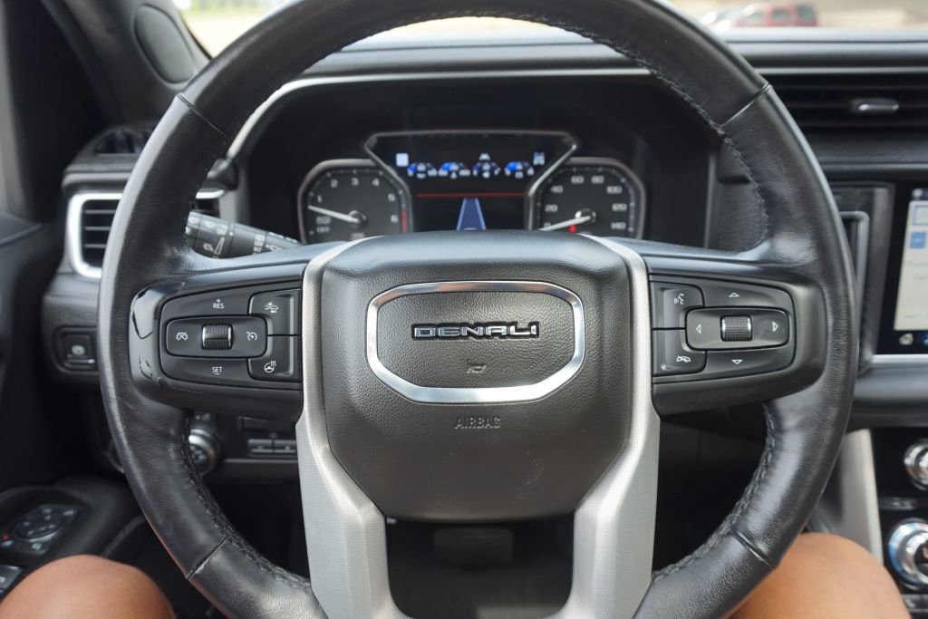 Used 2021 GMC Yukon Denali w/ Denali Premium Package image 39
