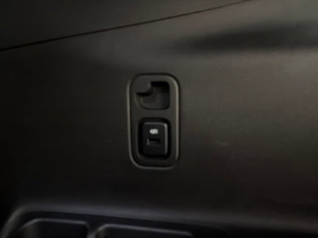 Used 2023 Chevrolet Traverse LT w/ Rear Camera Mirror Package AWD/4WD image 32