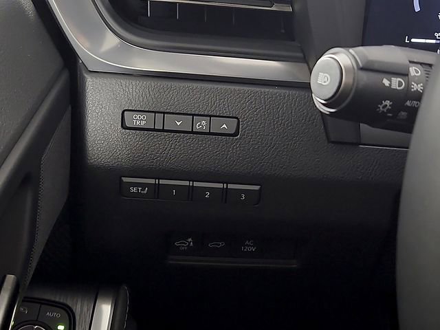 Used 2025 Lexus GX 550 w/ Accessory Package (2T) image 27