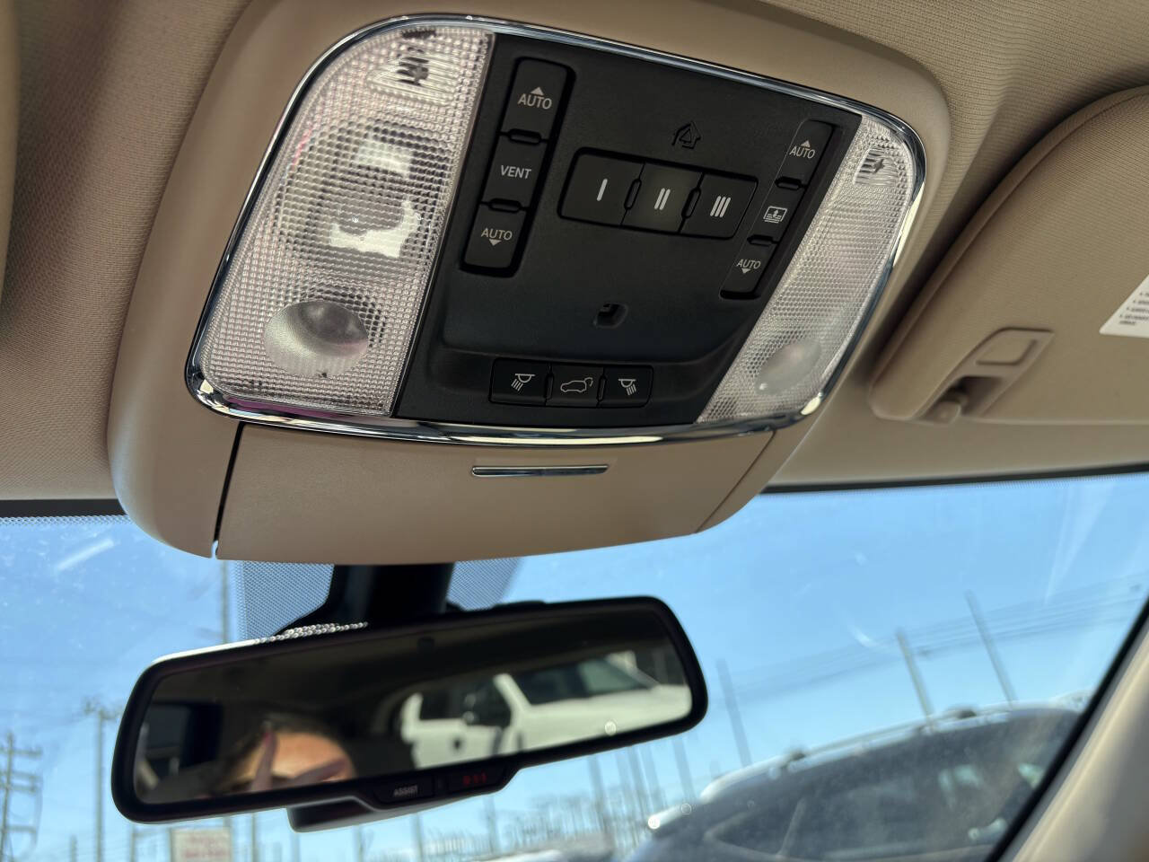 Used 2014 Jeep Grand Cherokee Limited w/ Luxury Group II AWD/4WD image 32