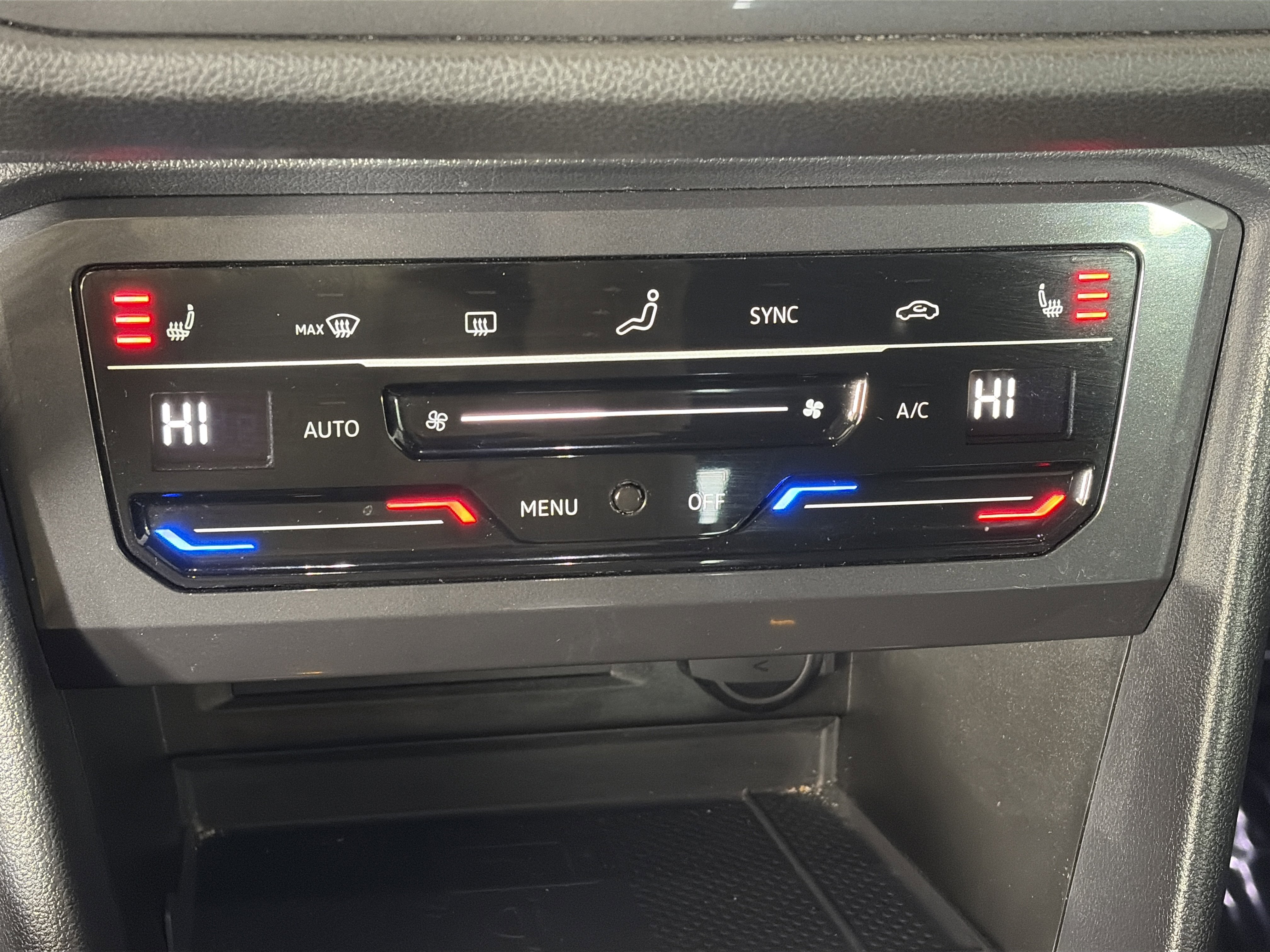 Used 2022 Volkswagen Tiguan SE R-Line image 22