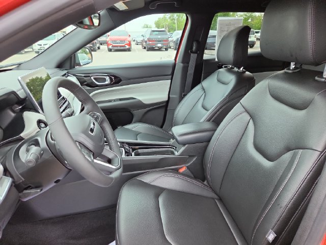 Used 2025 Jeep Compass Limited AWD/4WD image 24