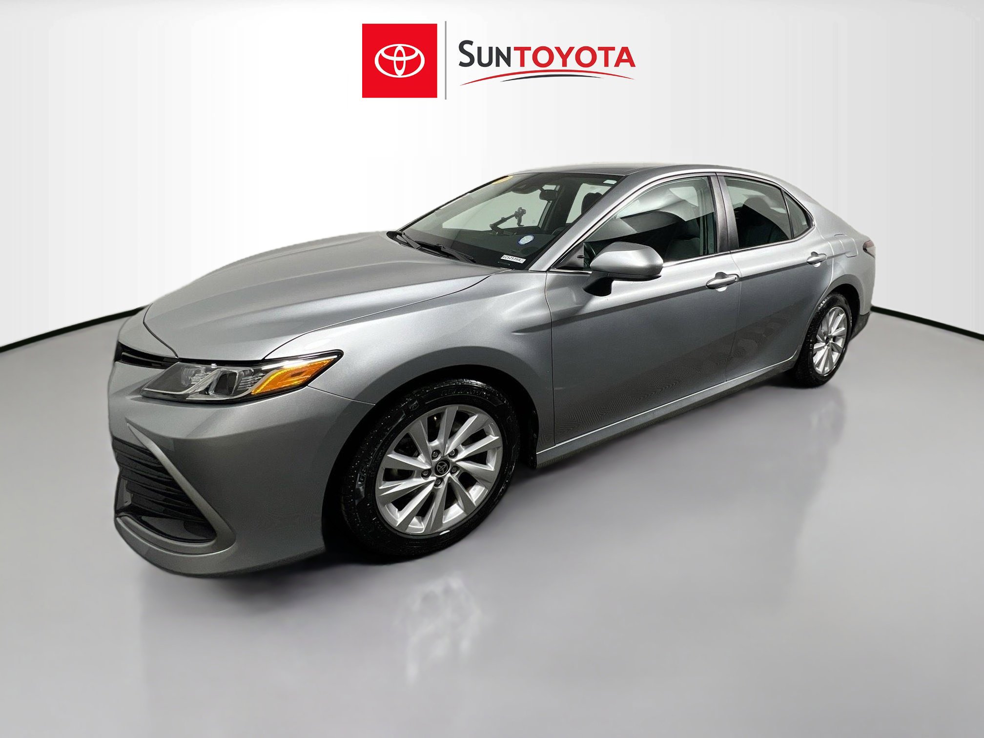 Used 2021 Toyota Camry LE image 9