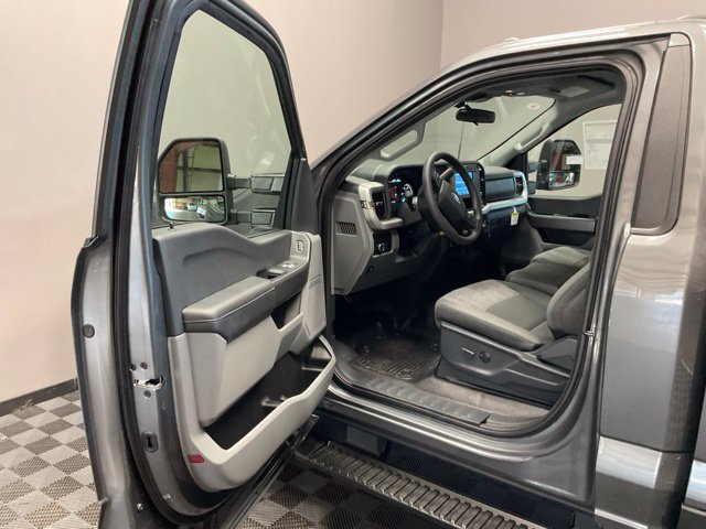 New 2026 Ford F350 XLT w/ FX4 Off-Road Package AWD/4WD image 13