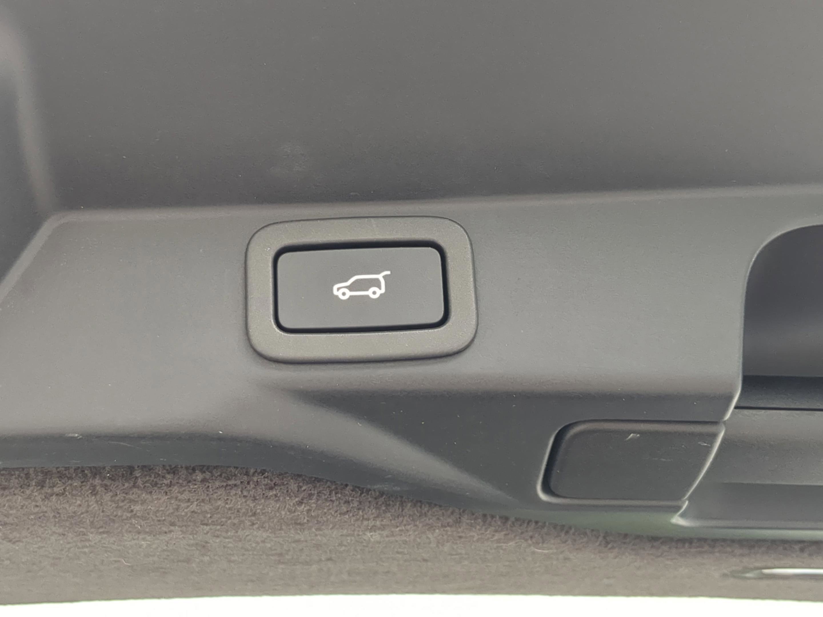 Used 2016 Land Rover Range Rover Sport HSE image 31