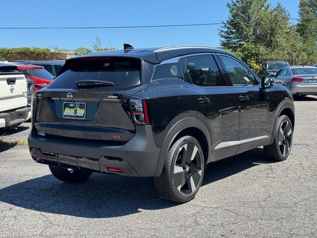 New 2025 Nissan Kicks SR FWD image 3