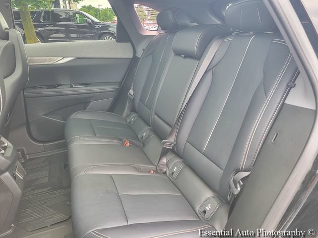 Certified 2025 Cadillac Optiq Luxury 2 w/ LPO, Floor Liner Package AWD/4WD image 19