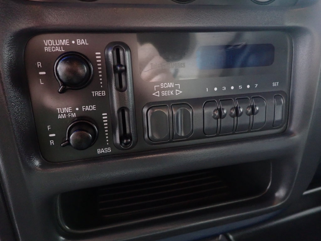 Used 1999 Chevrolet Express 3500 RWD image 4