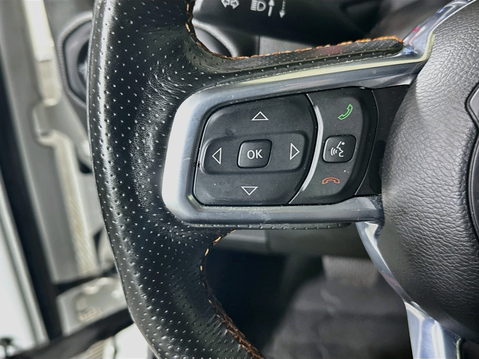 Used 2023 Jeep Gladiator Mojave w/ LED Lighting Group AWD/4WD image 16