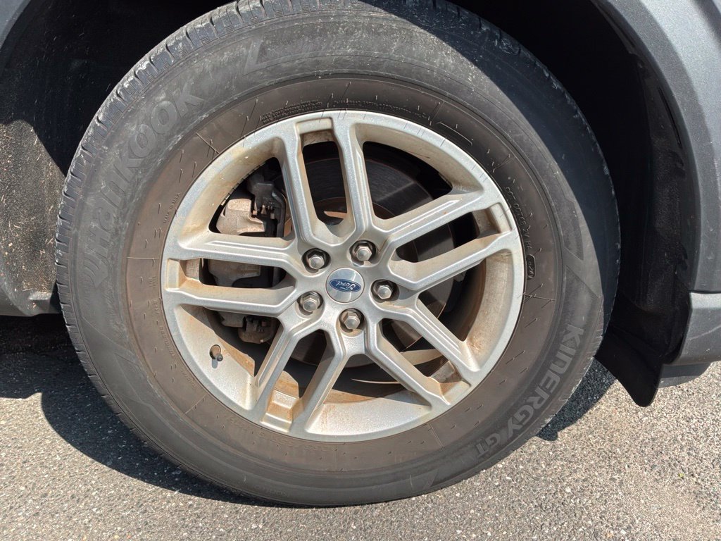 Used 2025 Ford Explorer Active AWD/4WD image 15