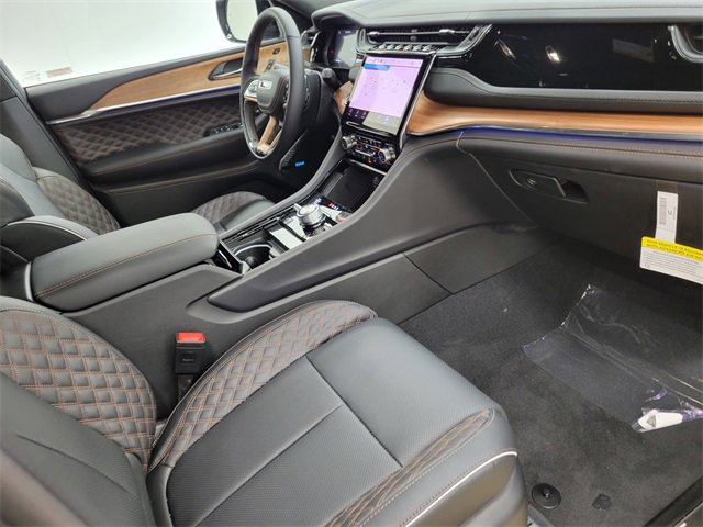 New 2025 Jeep Grand Cherokee Summit image 21