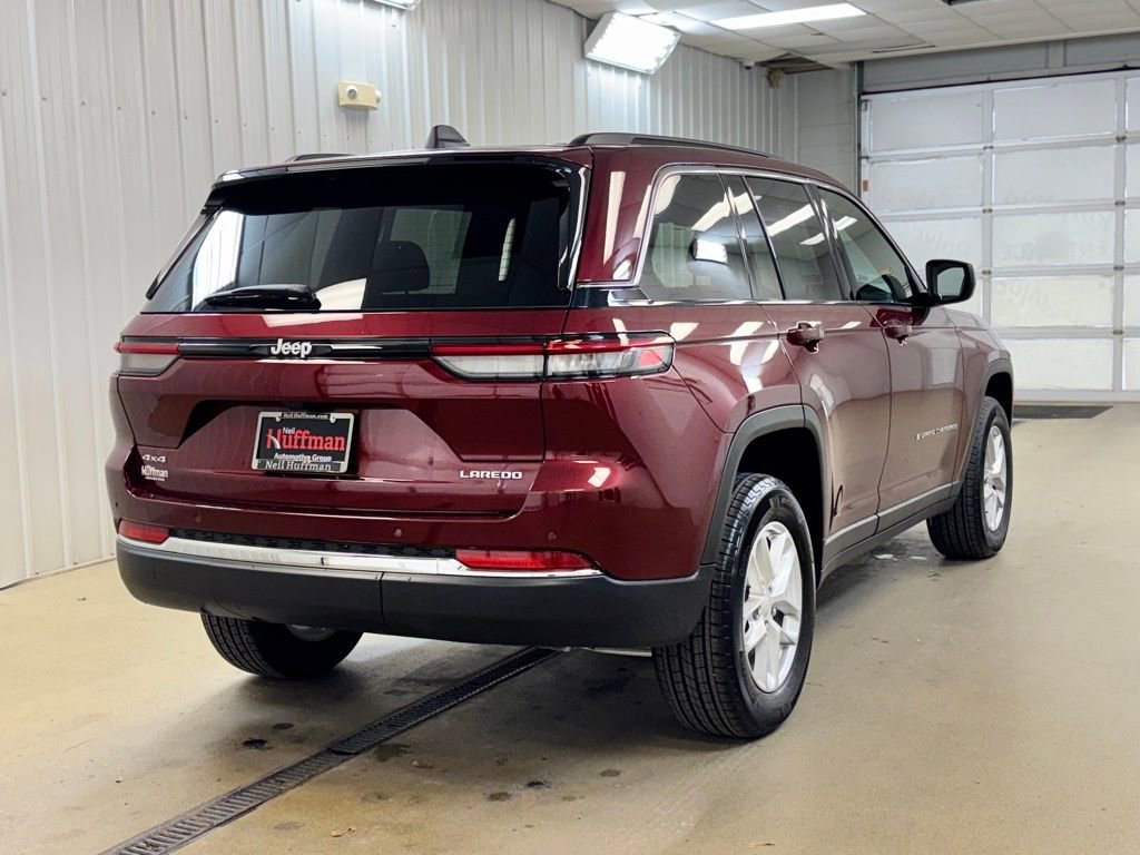 Used 2025 Jeep Grand Cherokee Laredo X w/ Luxury Tech Group I image 5