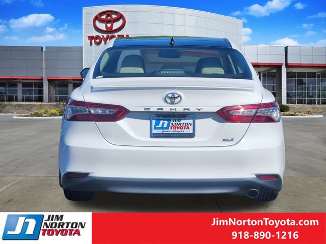Used 2019 Toyota Camry XLE FWD image 7