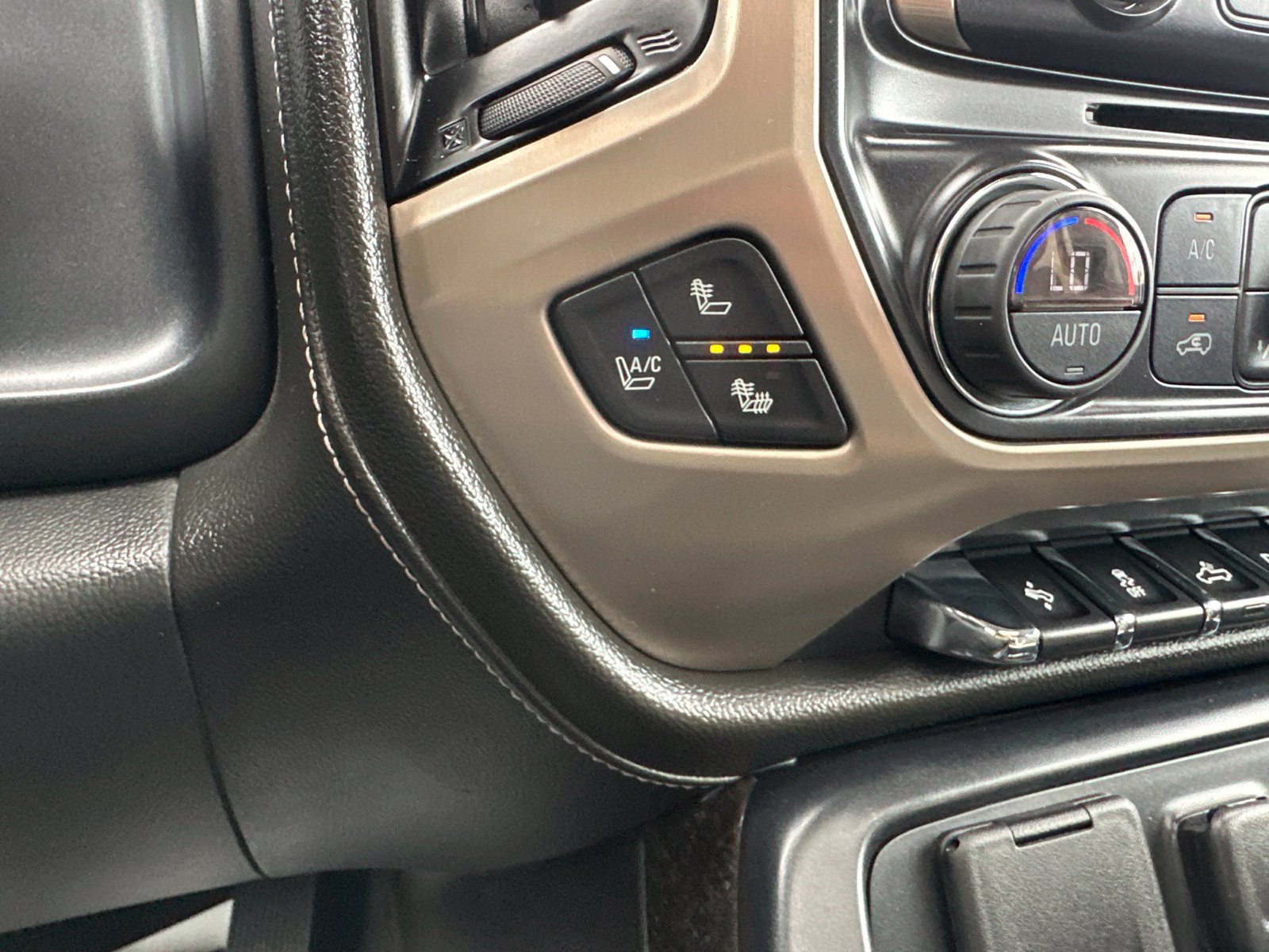 Used 2015 GMC Sierra 1500 Denali AWD/4WD image 58