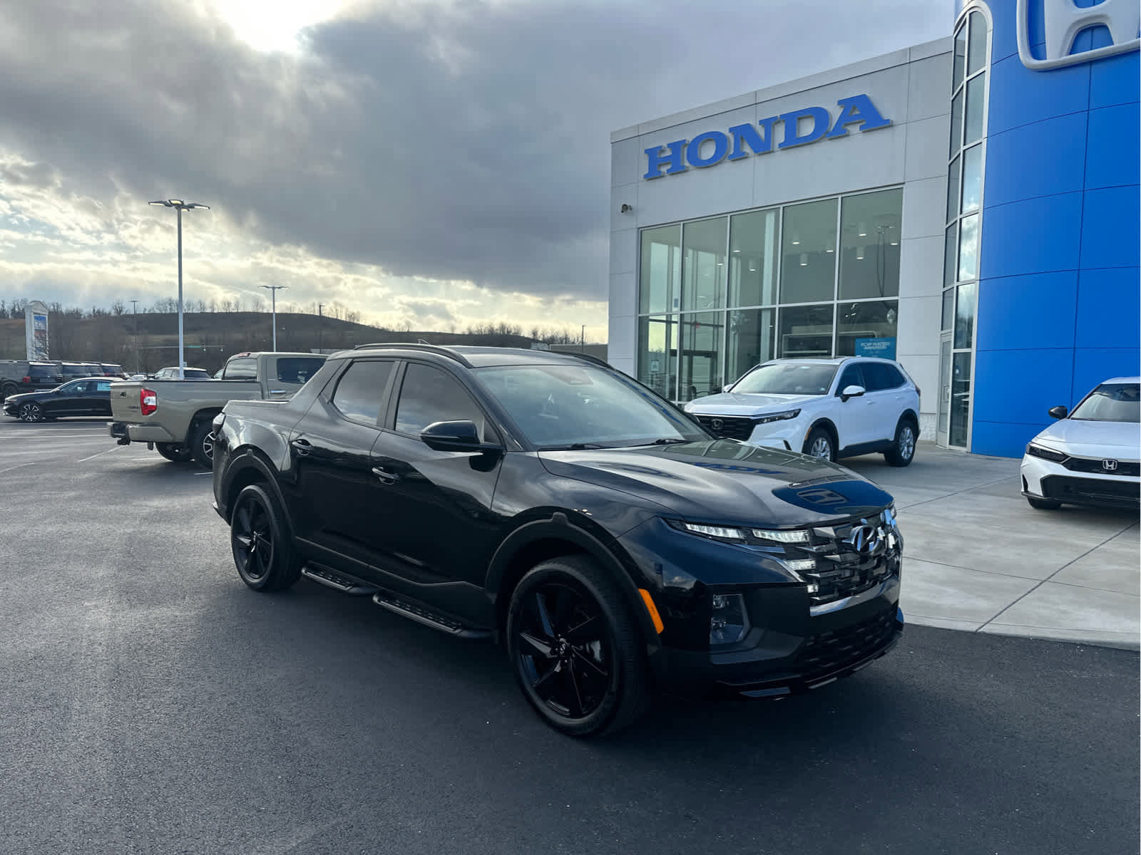 Used 2024 Hyundai Santa Cruz Night image 2