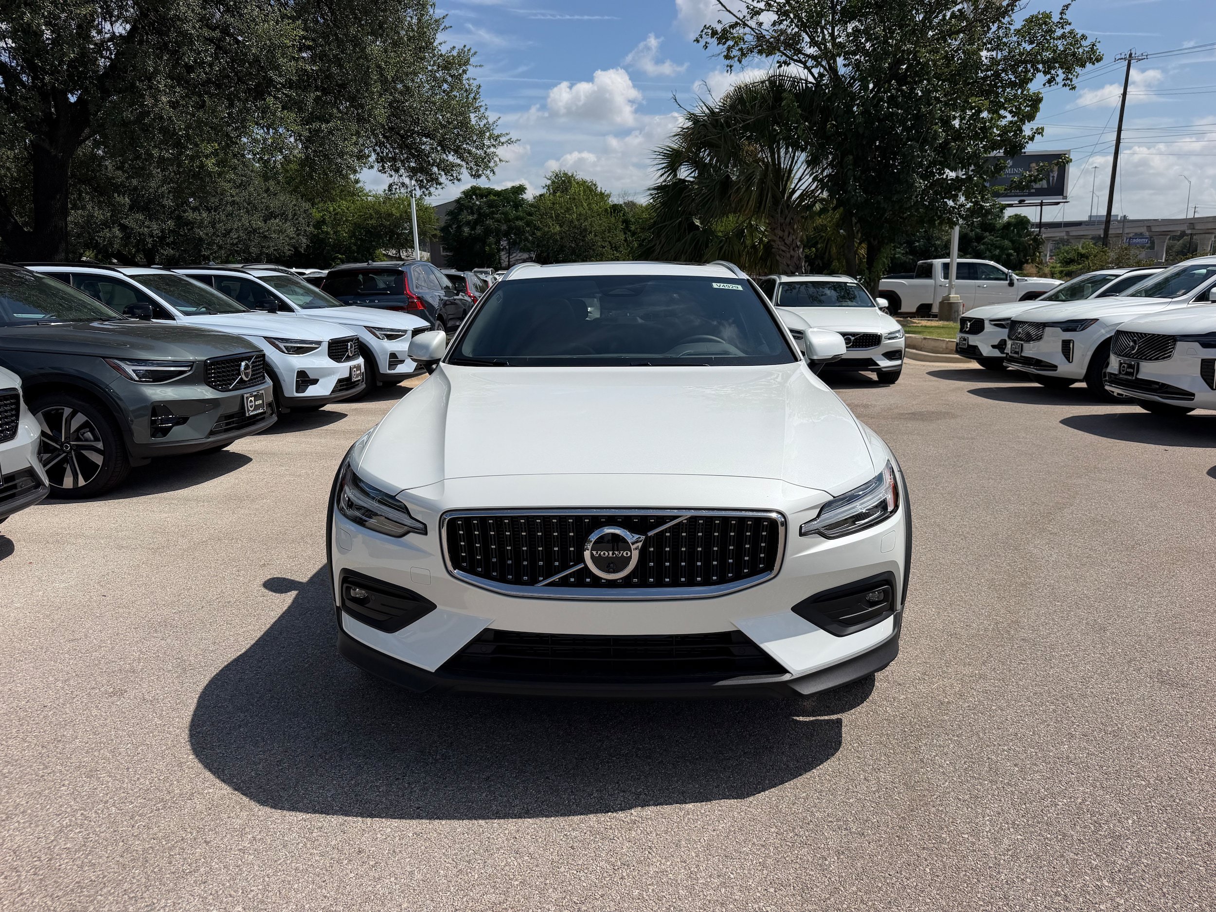 New 2026 Volvo V60 B5 Cross Country Ultra w/ Climate Package AWD/4WD image 6