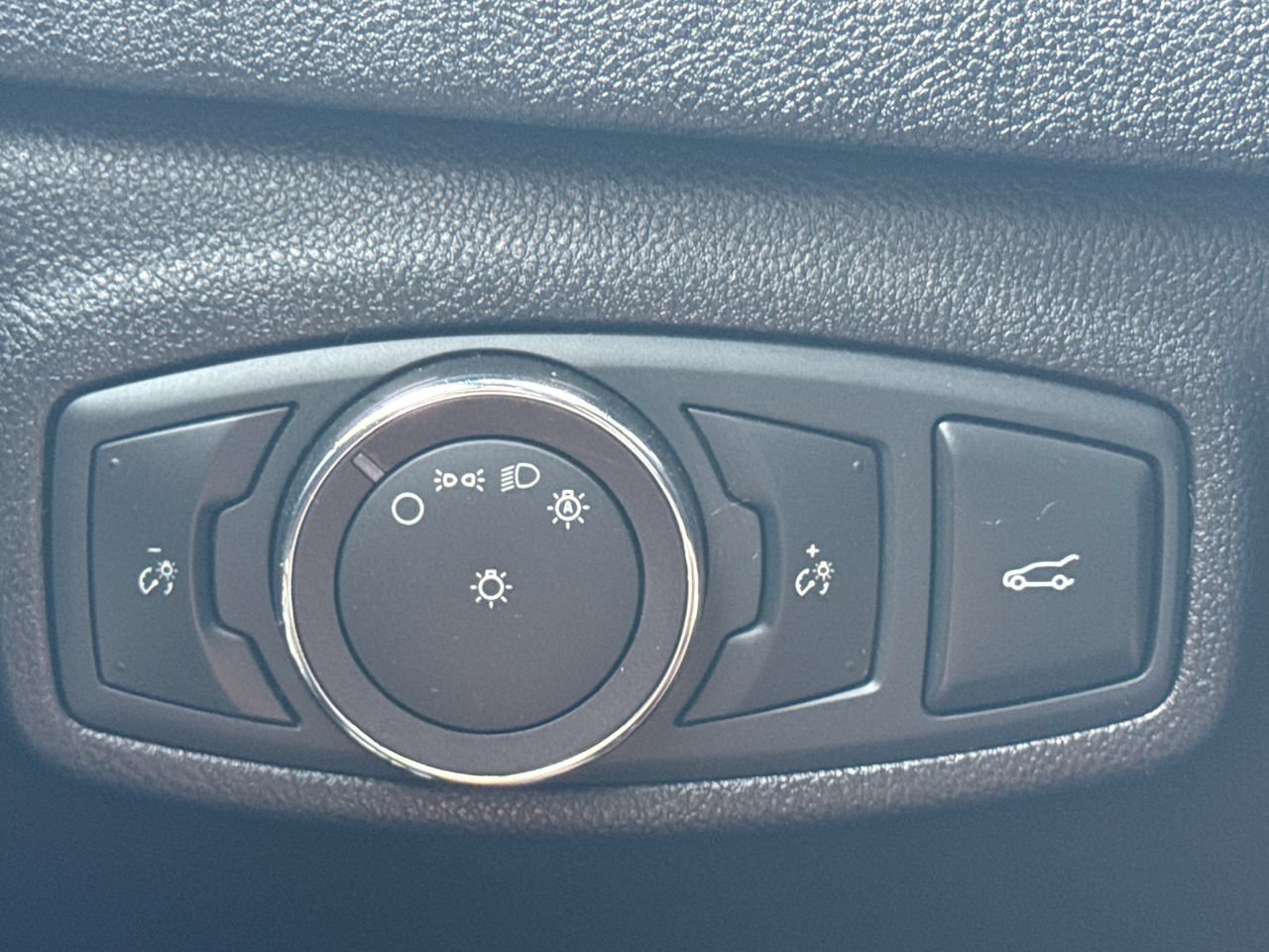 Used 2019 Lincoln MKC Premiere FWD image 30